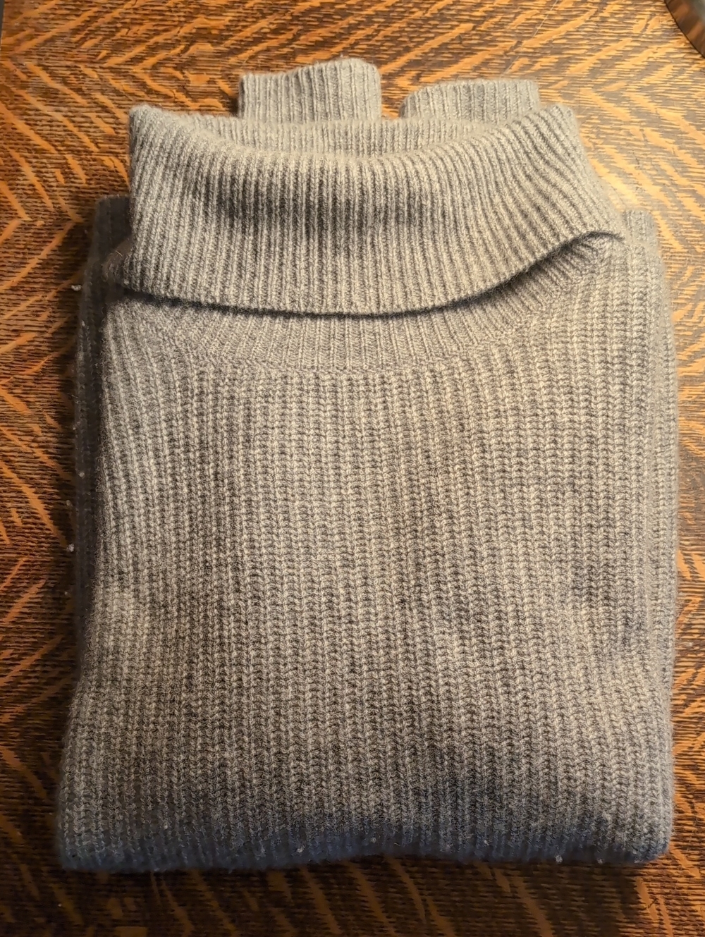 Quince Light Gray Ribbed Cashmere Turtleneck Sweater, XS